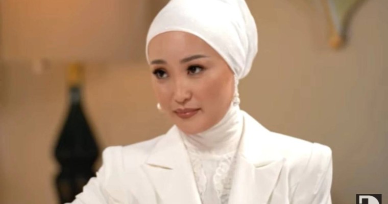 "Жылап келгенде әкем кіргізбеді": Мөлдір Әуелбекова жеке өміріне қатысты сырды ақтарды