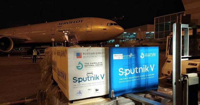 Қытай мен Ресей коронавирус вакцина қорын саяси мақсатта қолданып отыр