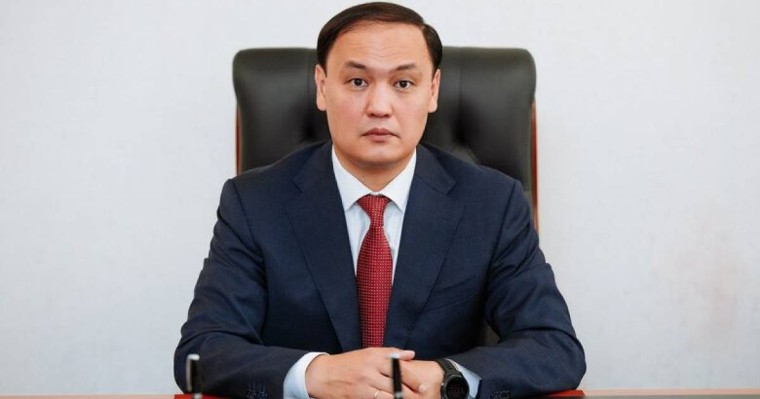 Су жаңа министр Қарашөкеев туралы не білеміз?