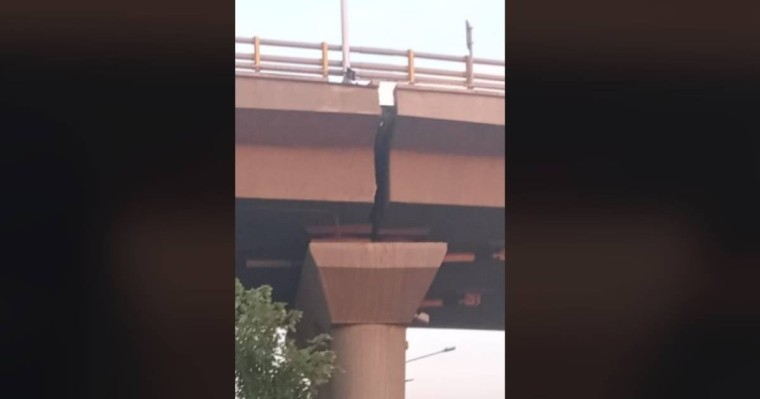 Адам өлмей назар аудармай ма: Алматыдағы үлкен көпірдің жарылған суреті пайда болды (ФОТО)