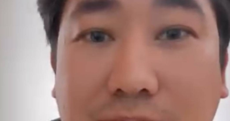 "Балаға көңіл бөлетін уақыт жоқ, бітпейтін қағаз, тест, курс, форум": Блогер министрден мұғалімдерге тиісе бермей, жайына қалдыруды сұрады