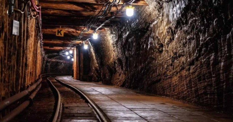 "Баспана мен 10 жылдық жалақы төленеді": шахтада қаза тапқан кеншілердің отбасына қандай көмек көрсетілетіні айтылды