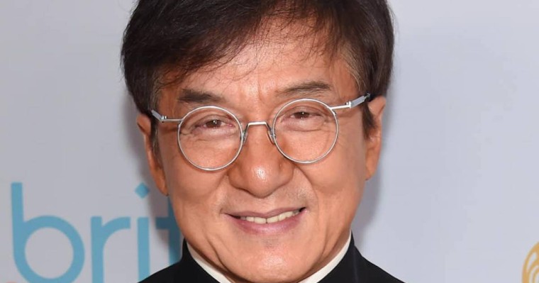 Джеки Чан Қытай коммунистік партиясына кіретіндігін мәлімдеді