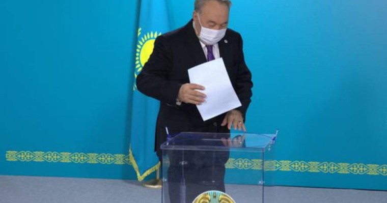 “Гуд бай, Назарбаев!”. Референдум қорытындысы жарияланды