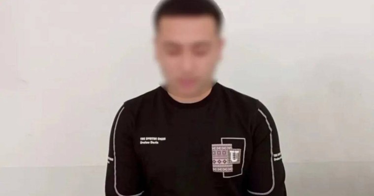 Блогер 100 мың лайк үшін әкесін соққыға жықпақ болды