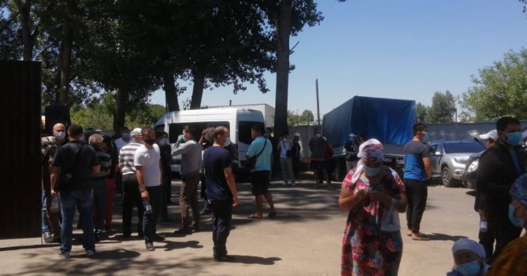 Алматыда мәйітхана алдындағы кезек жұртты шошытты (ВИДЕО)