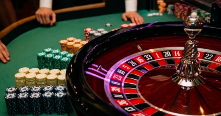 Мемлекеттік, полиция және әскери қызметкерлерге казиноға баруға тыйым салынады