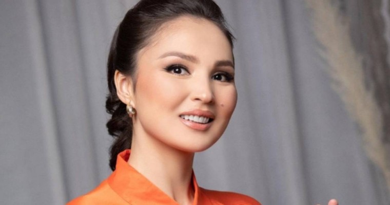 "Тыңдап отырып, ұялдым" - қыз ұзатқан Жұлдыз Абдукаримова сынға қалды