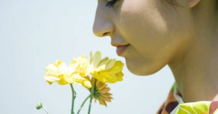 Дәм мен иіс сезбеу адамның коронавирус жұқтырғанын білдіре ме?