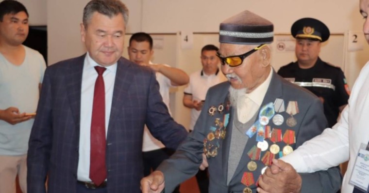 Қызылордада 101 жастағы Ұлы Отан соғысының ардагері референдум учаскесіне ең бірінші болып дауыс берді