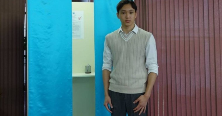 Референдумда ең бірінші болып дауыс берген кім?