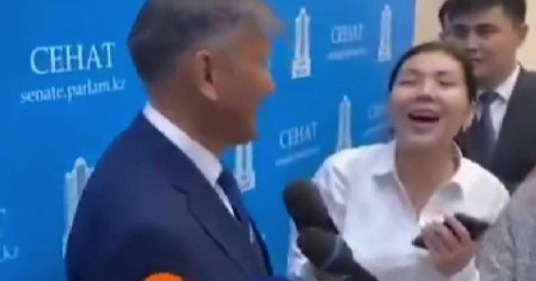 Депутат күлкіге қарық қылды (ВИДЕО)