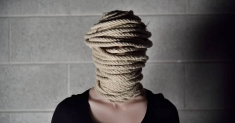 Атақты қазақстандық спортшының отбасы құлдықта адам ұстады деп күдіктелуде