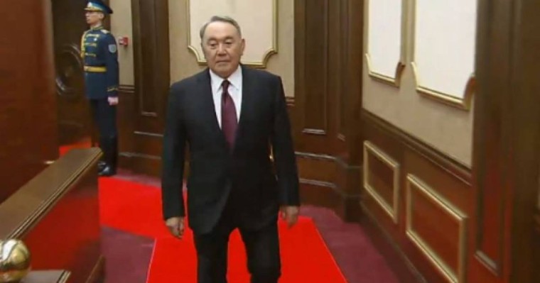 Си Цзиньпин мен Зеленский Назарбаевты мерейтойымен құттықтады