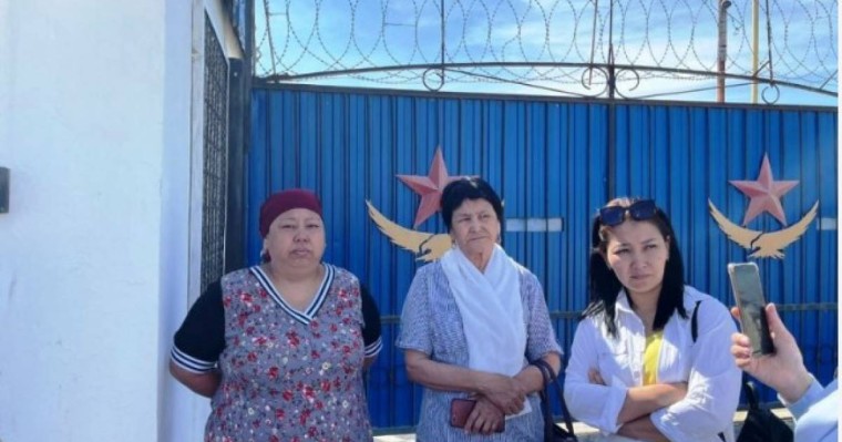 Жамбылдағы сарбаздың өлімі: күдіктінің отбасы аштық жариялады