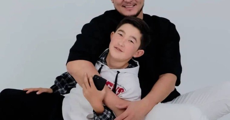 Қойшы бала ұшақта төбелес шығармақ болды