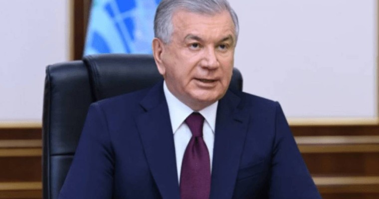 Өзбекстан президенті бір күнде 40-тан астам шенеунікті жұмыстан босатты