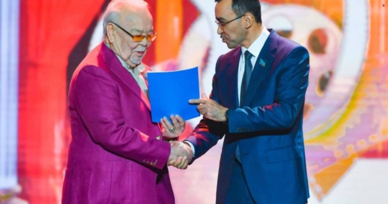 Сенат спикері Асанәлі Әшімовты мерейтойымен құттықтады