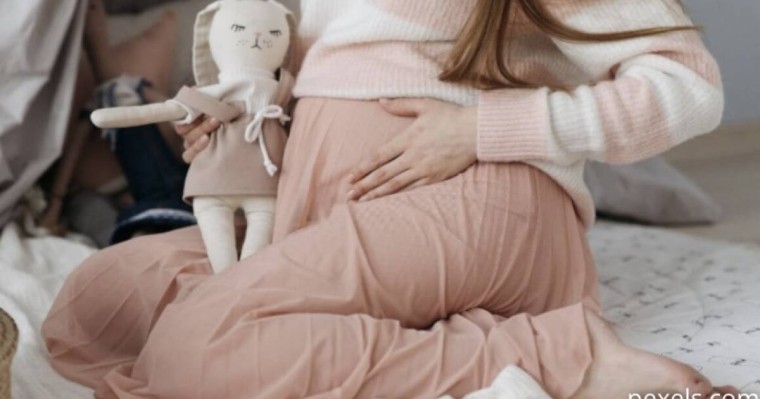 12 жасар қыздың ішінде 7 айлық бала бар: Қызды әкесінің екі інісі кезекпен зорлап келген