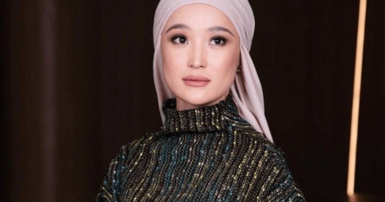 Әнші Мөлдір Әуелбекова намаз оқуына кімнің себепші болғанын жасырмай айтты