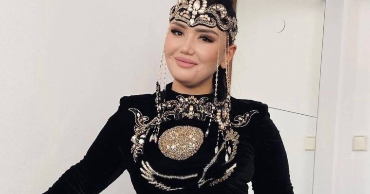 "Бір күнде алты тойға бардым": Зарина Омарова 18 жасындағы тапқан табысын есіне алды