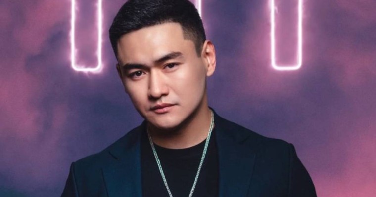 Етіміз үйреніп кеткен: Төреғалидің концертінде тағы бір шал шу шығарды (ВИДЕО)