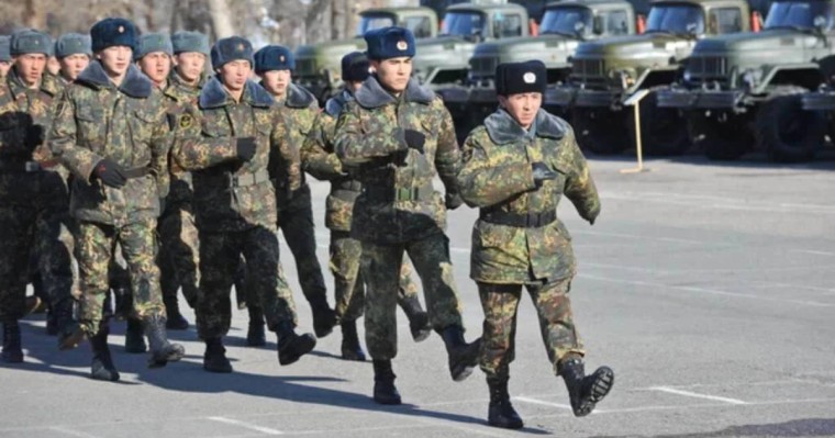 Әскерге көшеден күштеп алып кетсе, сотқа беруге бола ма: Қорғаныс вице-министрі жауап берді