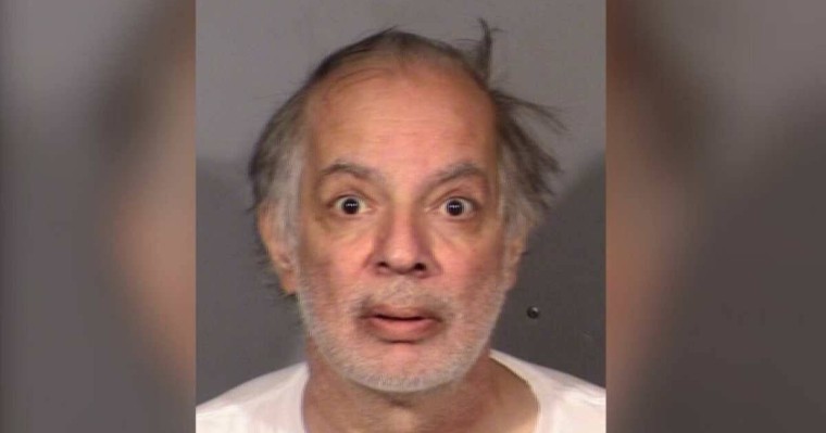 "Террористер": Ер адам мұсылман көршісінің үйі мен көлігін шошқа етімен ысқылаған