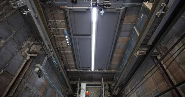 Қарағандыдағы жұмысшы лифтте қаза тапты