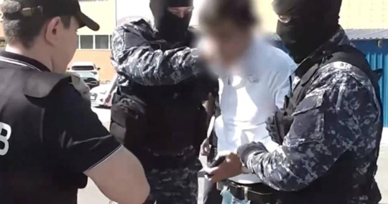 Астанада полицей атын жамылған алаяқ шетел азаматынан азғындық жасадың деп ақша бопсалаған 