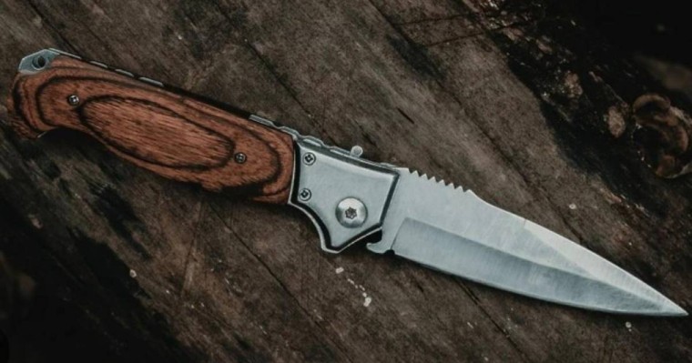 Қостанайда такси жүргізушісі ер адамды пышақтап тастады