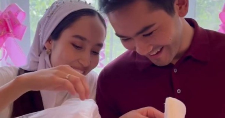 Қуандық Рахым келіншегі мен қызын перзентханадан шығарып алды (ВИДЕО)