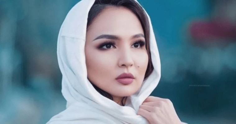 Үйілген қоқыстың үстінде суретке түскен Қайрат Нұртастың әйелі өзекті мәселені қозғады