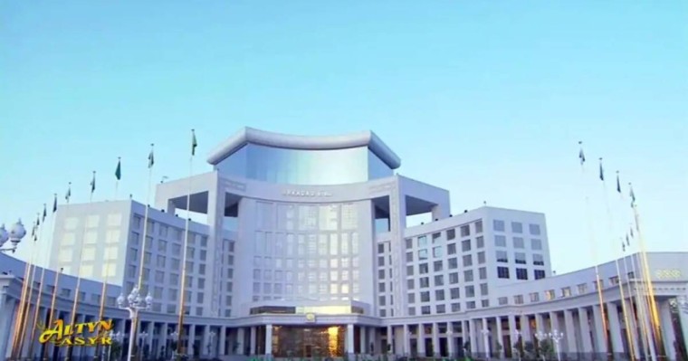 Президент Бердымұхамедов туған күнде "Аркадаг" қонақ үйін ашты