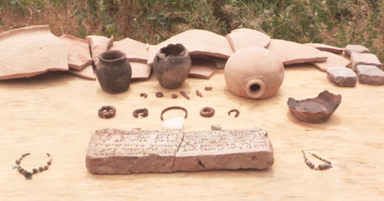 Қазақ тарихына жаңалық енгізуі мүмкін: Археологтар Шымкенттен 7 жол, 218 белгісі бар бірінші ғасырда жасалған ерекше жәдігер тапты