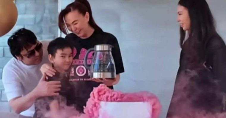 "Ұл болады деп ойладық": Мейрамбек Бесбаевтың әйелі гендер пати шарасын қалай өткізгенін көрсетті (видео)