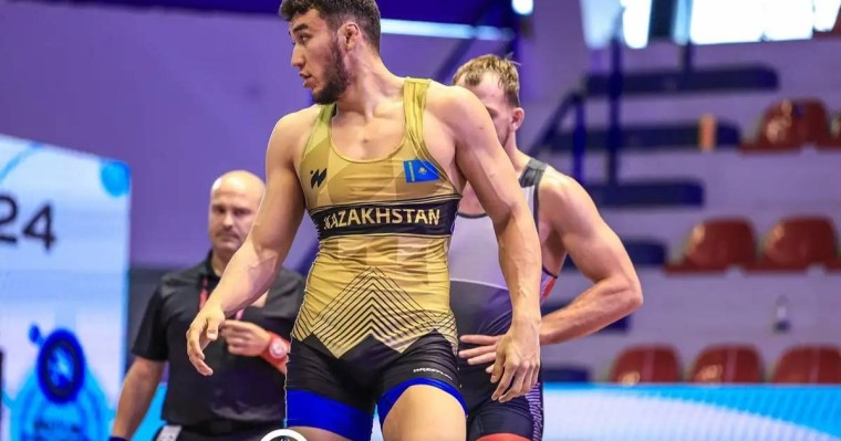 Ризабек Айтмұқан үш дүркін әлем чемпионы атанды