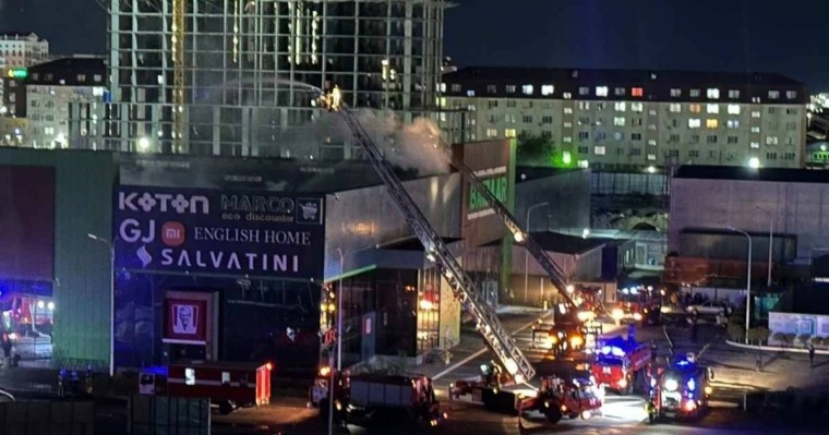 Атырауда сауда орталықтарының бірінен өрт шықты