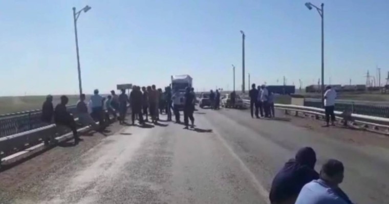 БҚО-да имамның кетуін талап етіп, жолды жапқандар жауапқа тартыла бастады