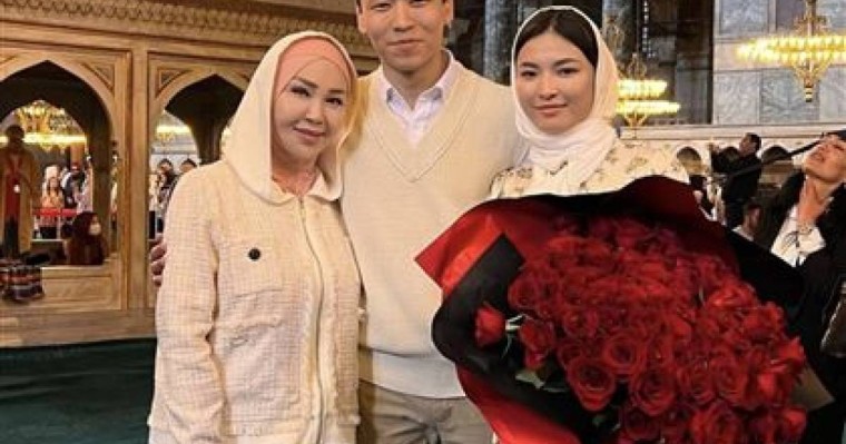 “Екі қолымды жылы суға батырып отыратын сәтке жеттім” - Айнұр Тұрсынбаева келін түсірді