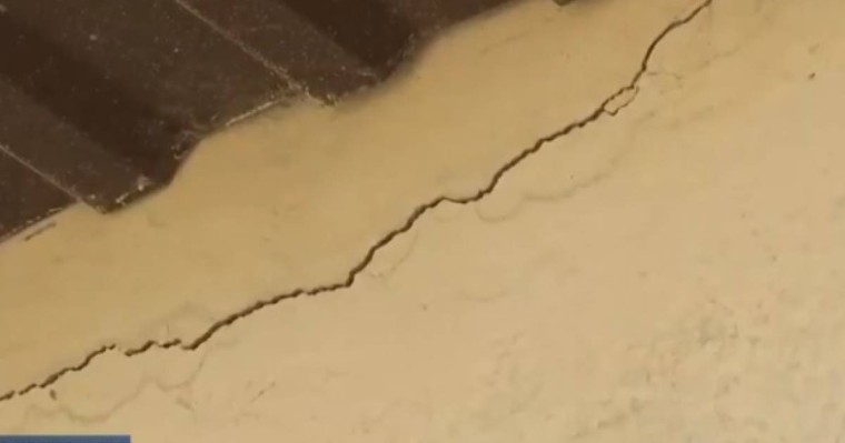 Қарағанды облысында көпбалалы аналарға салынған үйлер өте сапасыз болып шықты