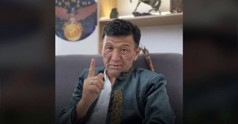 “Байларымыз күлкіден өлді” - Тез баю жолын айтқан бақсы елдің ашуын тудырды