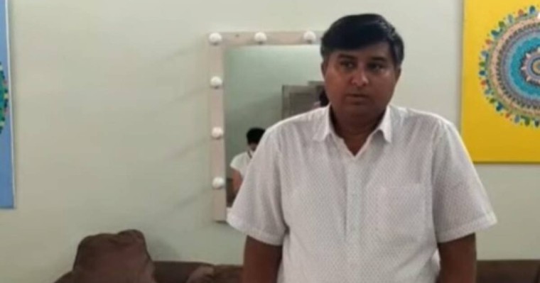 «Бізге вирус әкелдің». Ақтаулықтар 17 жылдан беріп тұрып жатқан Үнді азаматына қысым көрсеткен