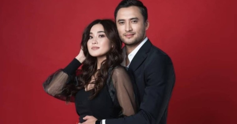 Актер Тәуекел Мүслім Америкада үшінші перзентінің жынысын анықтады