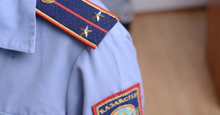 Атырауда полицейлерге күдіктіні азаптады деген айып тағылды
