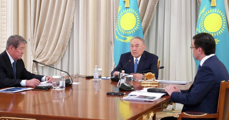 Назарбаев коронавирус жұқтырды: Елбасының кімдермен кездескені белгілі болды