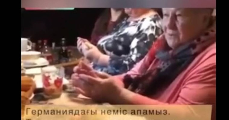 "Құдай бәледен қағып, Қыдыр дарысын": Германиядағы неміс әжей қазақша бата берді (видео)