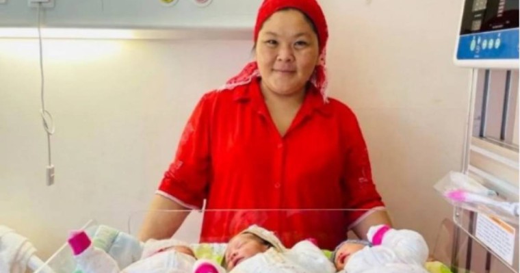 Шымкентте бес баласы бар 35 жастағы ана үшем босанды