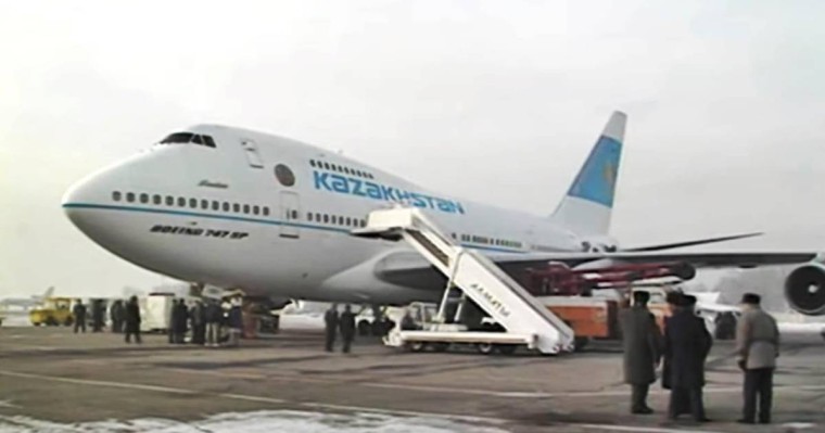 Бұл ұшақ Нұрсұлтан Назарбаевтың борты болған