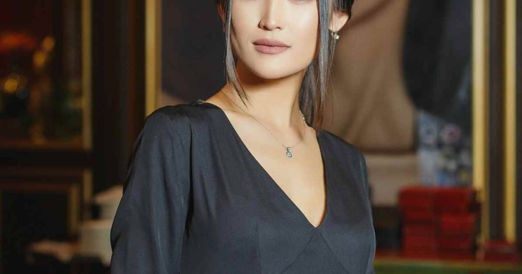 Мөлдір Әуелбекова ар-намысына тиіп, даттаған әйелді сотқа берді